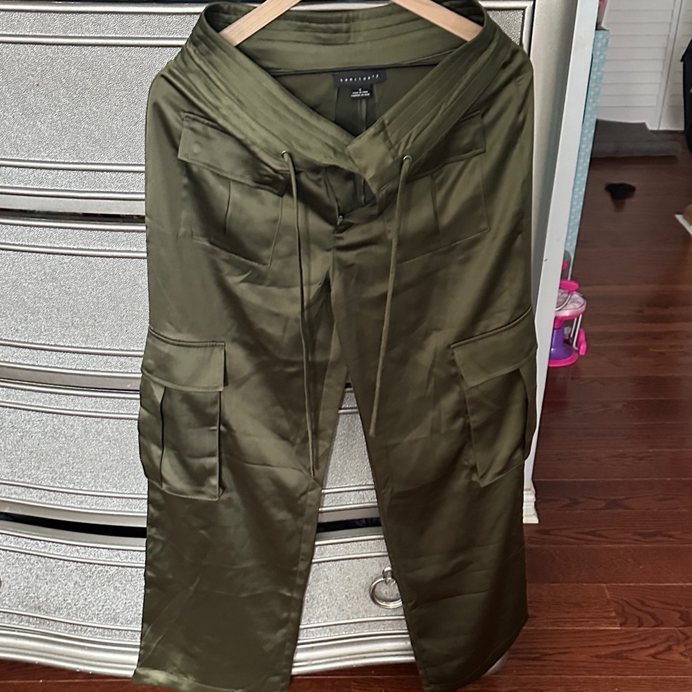 Shinny pants